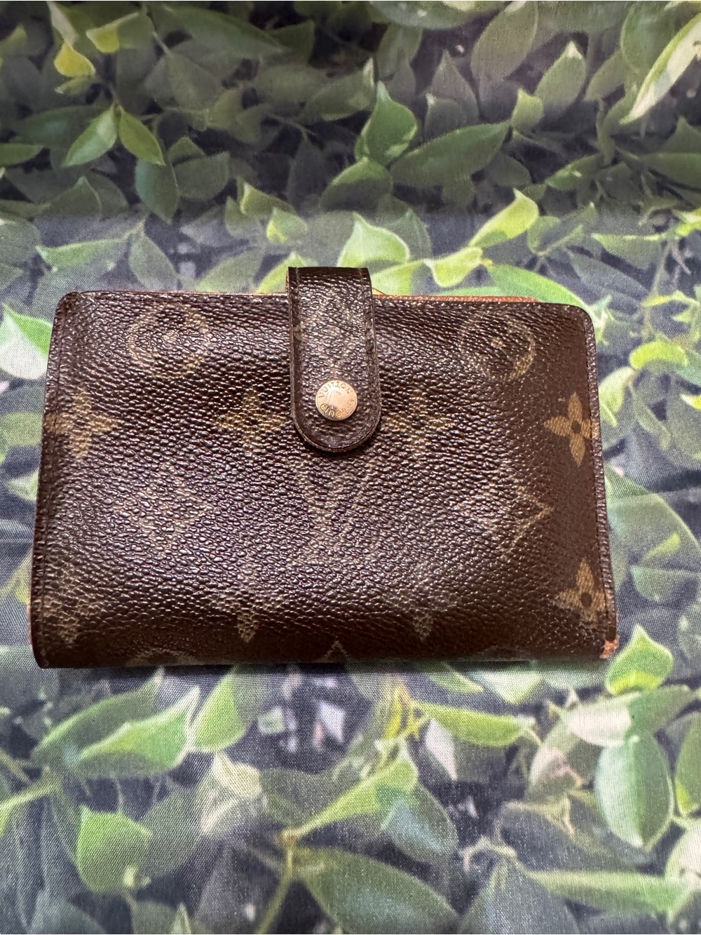Louis Vuitton Brown Monogram Kisslock Closure